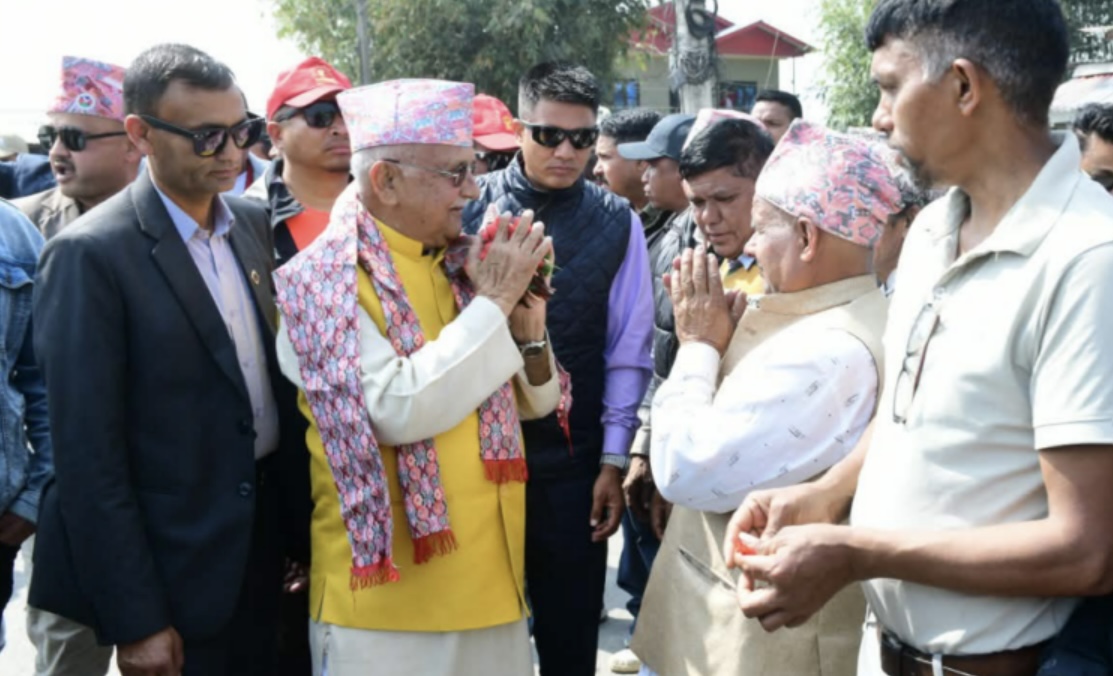 झापा–५ मा ओलीको चुनावी भेटघाट तीव्र