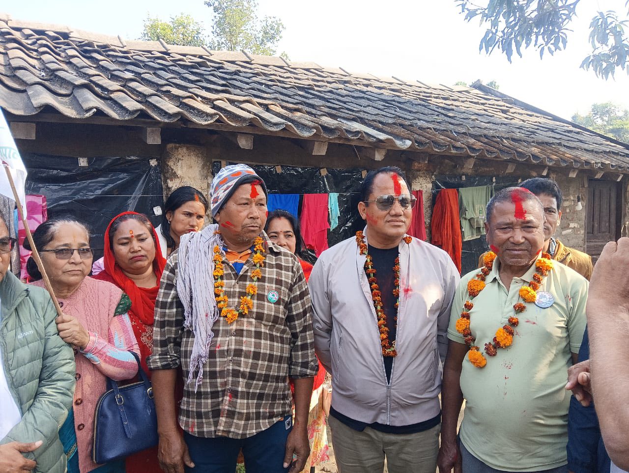 एमाले परित्याग गर्दै कांग्रेस प्रवेश