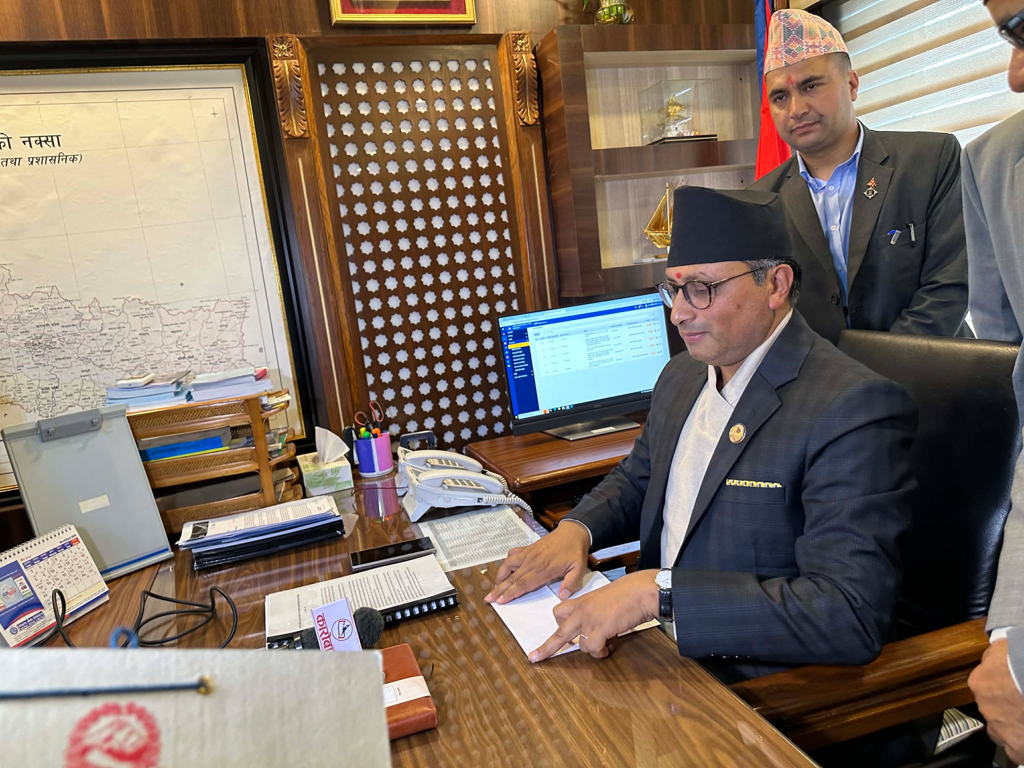 राजस्व अनुसन्धान विभागसहित १५ ऐन खारेज गर्ने अर्थमन्त्री वाग्लेको निर्णय
