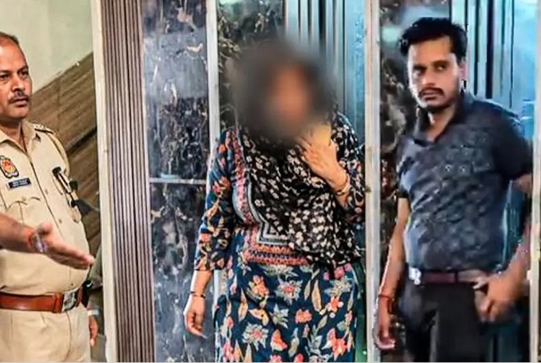 प्रेमीसंग होटल पुगेकी श्रीमतीलाई होटलमै प्रेमीसँग रङ्गेहात समातेपछि….