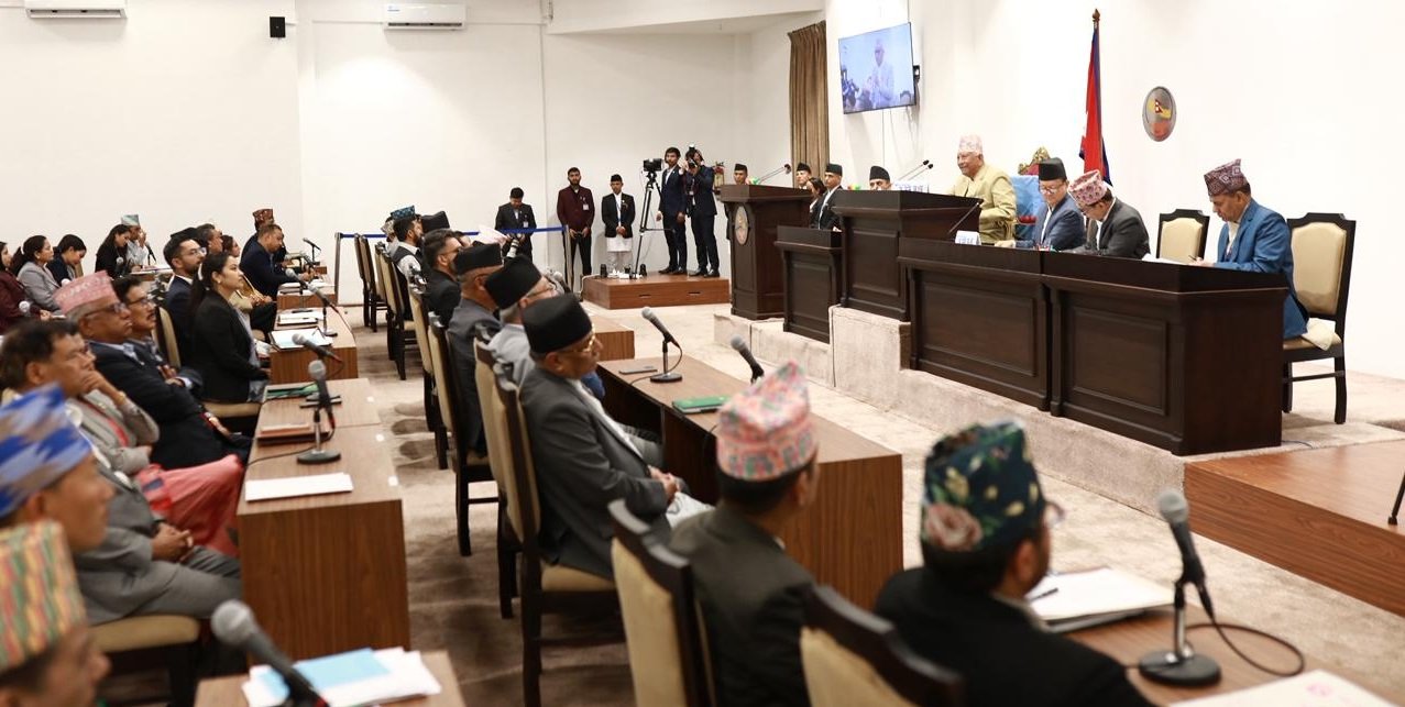 २७ मिनेटमै सकियो बैठक : रवि लामिछानेले खर्चिएनन् समय, समर्थक लम्सालले पनि लामो बोलेनन्