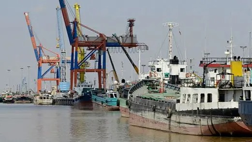 इरानले तोड्यो अमेरिकी नाकाबन्दी