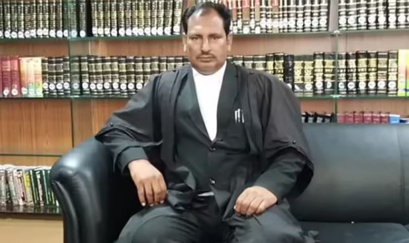 एक पूर्वसैनिकको शिक्षाः काँधमा बन्दुक, १३८ वटा डिग्री र ३ वटा पीएचडी