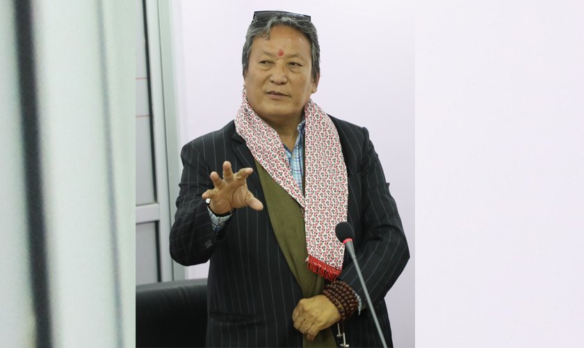युवराज लामाले त्यागे नेकपा