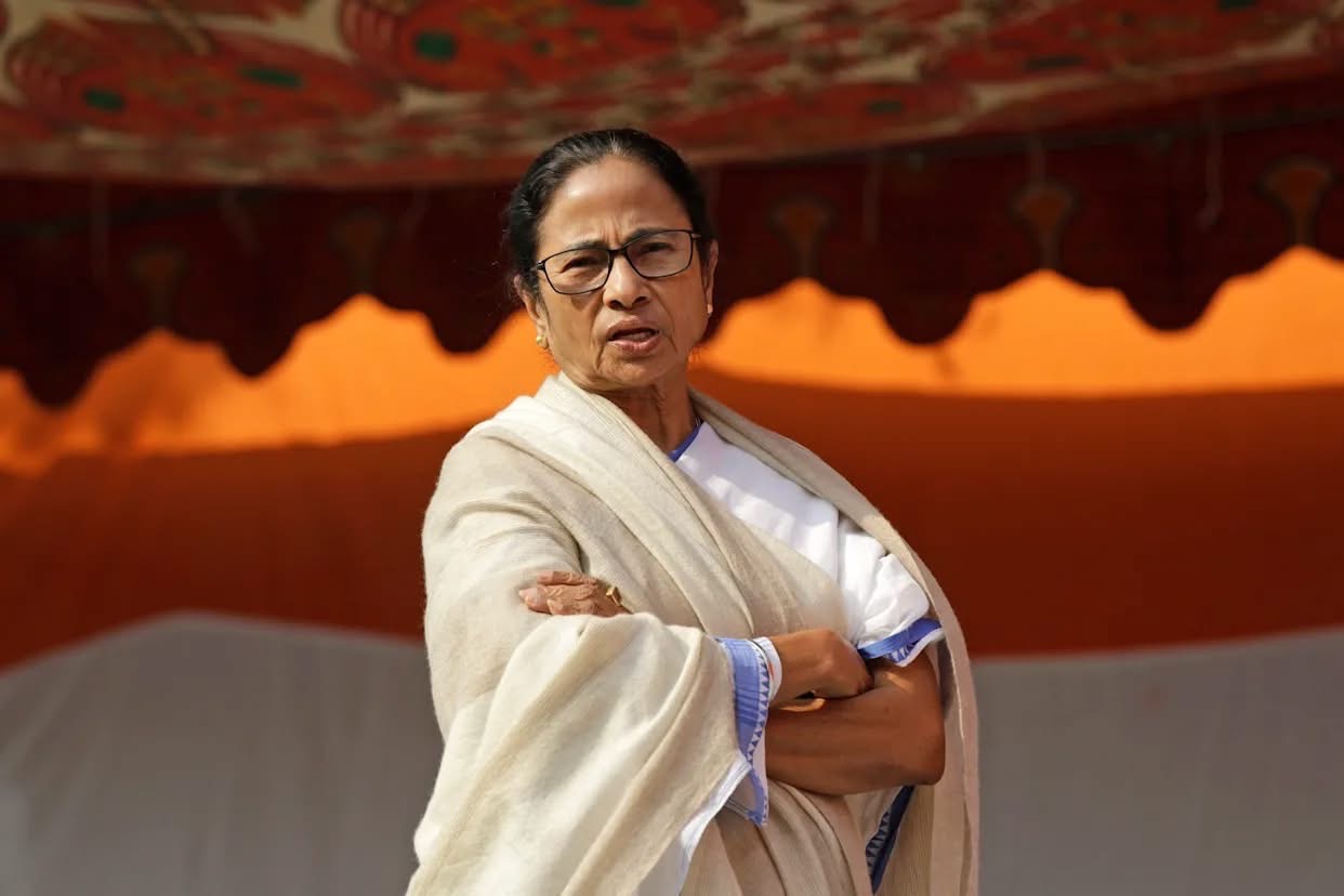 ठूलो पराजय र व्यक्तिगत हारका बाबजुद ममता बनर्जीले पश्चिम बंगालको मुख्यमन्त्री पदबाट राजीनामा दिन अस्वीकार