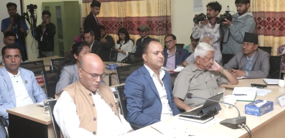 सत्तारुढ रास्वपाका सांसद अमरेश कुमार सिंह सहित तीन जना सांसदले गरे राज्य, व्यवस्था तथा सुशासन समितिको बैठक बहिष्कार