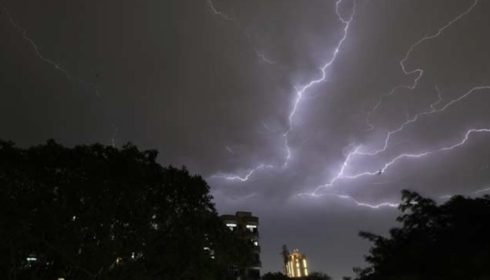 बर्षायाममा चट्याङबाट बच्न यी उपाय अपनाउनुहोस्