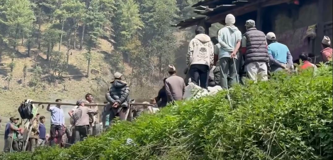 लाम्पाटा क्षेत्रमा इन्स्पेक्टरको नेतृत्वमा फौज परिचालन