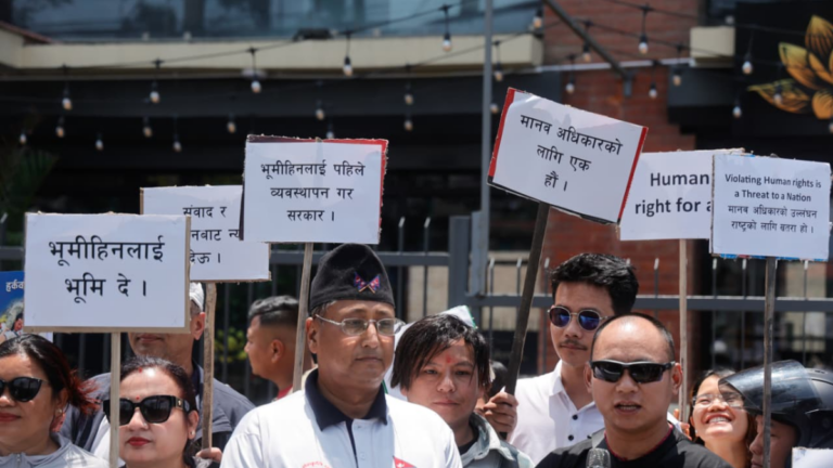 सुकुम्वासी बस्तीमा डोजर चलाएको भन्दै माइतीघरमा श्रम संस्कृतिको प्रदर्शन