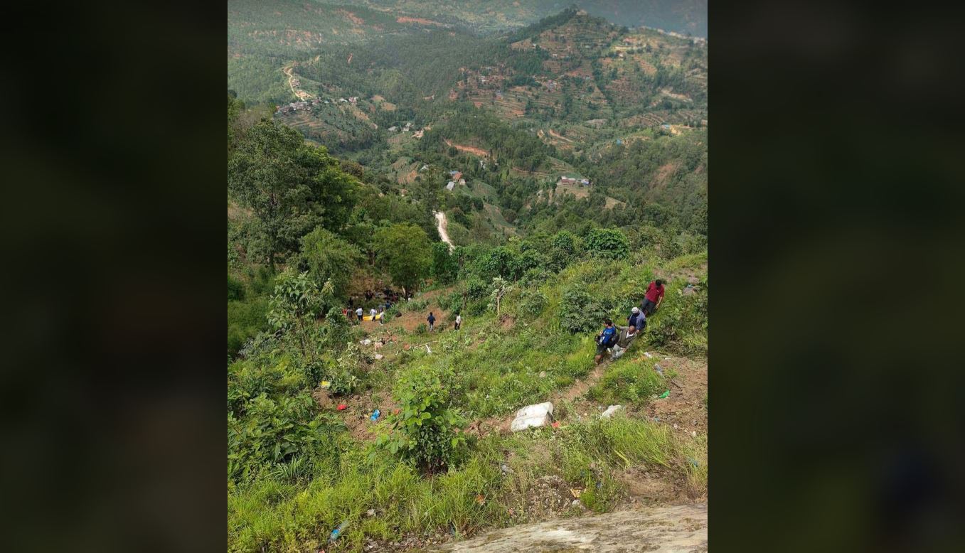 काभ्रेमा बस दुर्घटना, ठूलो हताहतको आशंका
