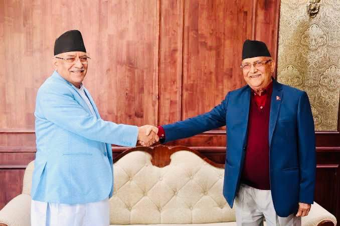ओली–दाहालबीच पुनः सहकार्यको तयारी, संयुक्त वाम मोर्चा बनाउने संकेत
