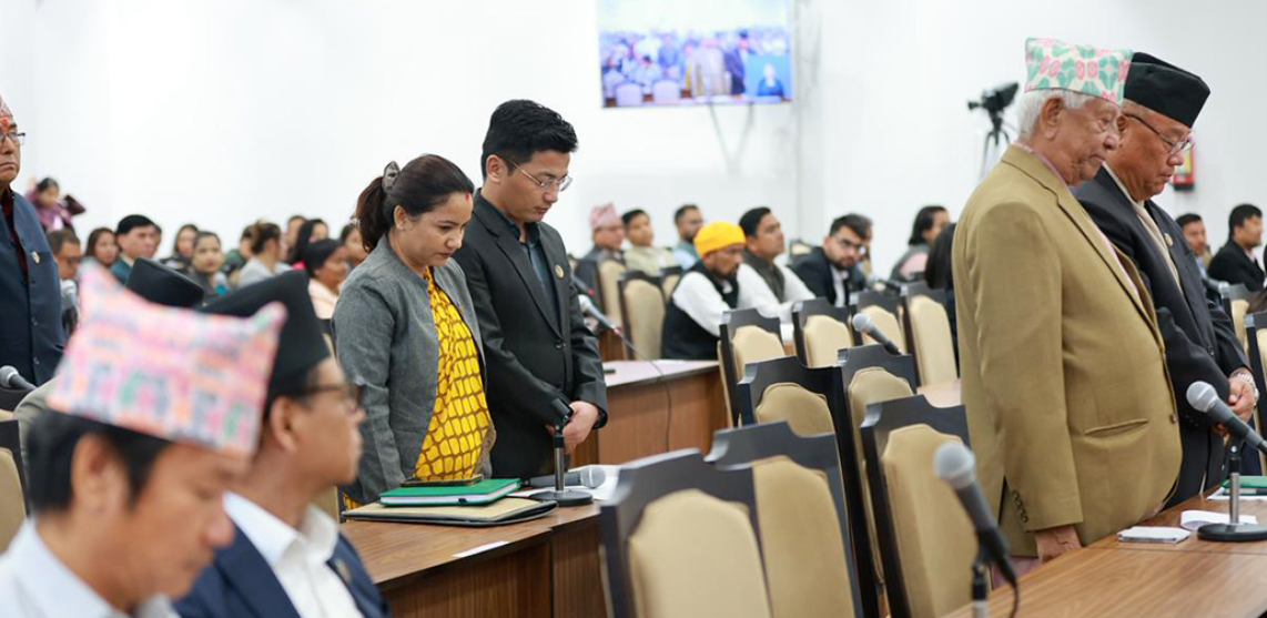 संसद् बैठकमा प्रतिपक्षी दलले आफैँ समय तोकेर मौनधारण गरेपछि…