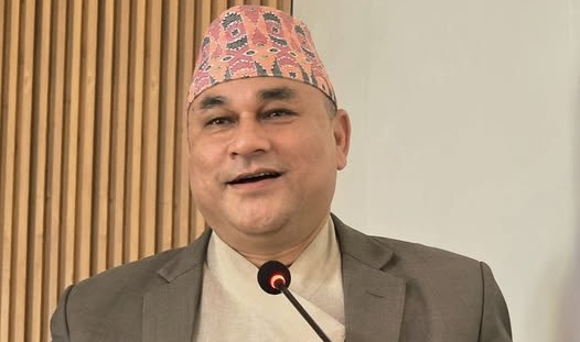 मन्त्री फेरिँदै