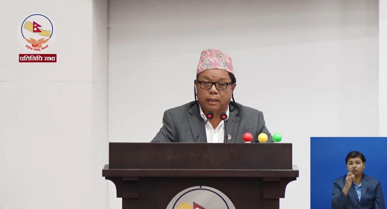 ‘म यस्तो होइन दाइ,पिरतिले जोगी बनायो’ भन्दै संसदमा महावीर पुनले सुनाए गीत