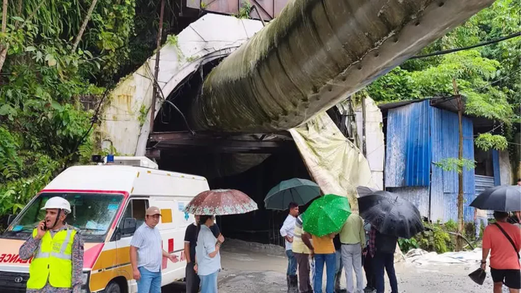 सिक्किममा निर्माणाधीन सुरुङ भत्किँदा १२ मजदुरको मृत्यु, १३ जना अझै बेपत्ता