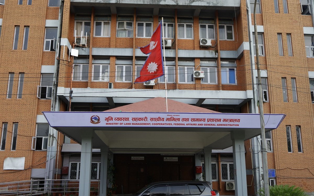 ११२ प्रमुख प्रशासकीय अधिकृत तथा शाखा अधिकृतको सरुवा