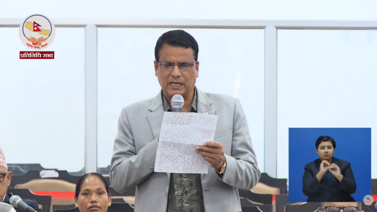 मिडिया हाउसको गेटमा गाडी राखेर सरकारले मण्डलेतन्त्र देखायो