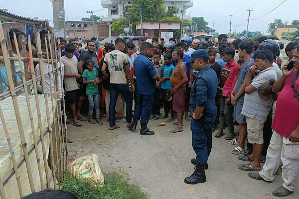 रगतले लत्पतिएको बोरा खोल्दा भेटियो यस्तो…