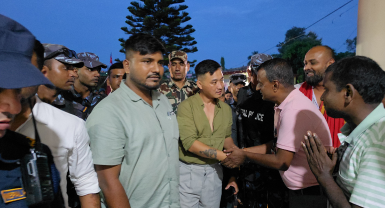 सिरहामा गृहमन्त्रीलाई मृतकको घरमा नआइदिनु भनेपछि…