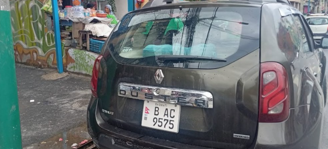 गगन थापाको निवास अगाडि पनि शङ्कास्पद रूपमा पार्किङ
