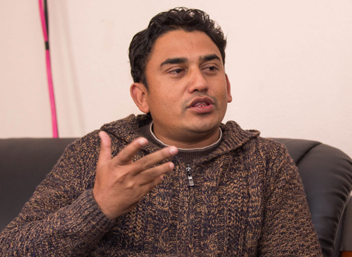 गणेश नेपालीप्रति धुर्मुस भावुक: ‘उहाँमा आफ्नै प्रतिबिम्ब देखेँ’