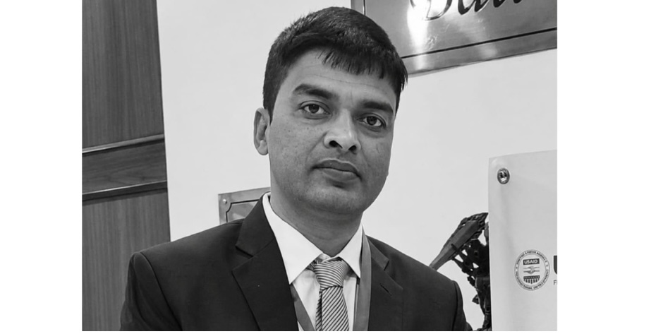 सेवा गर्दा गर्दै अस्ताए अधिकृत यादव