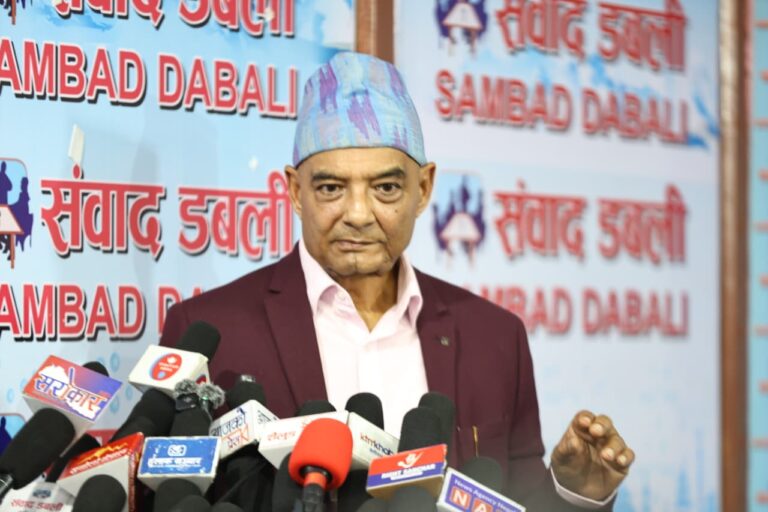 जय नेपाल पार्टी दर्ता गर्दै धवलशमशेर
