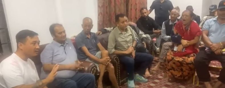 ‘भोट लिएर फिर्ता जानुस्’ भनेपछि हाँस्यो माहोल, गृहमन्त्री गुरुङले भने– ‘५ वर्ष काम गर्न दिनुस्’