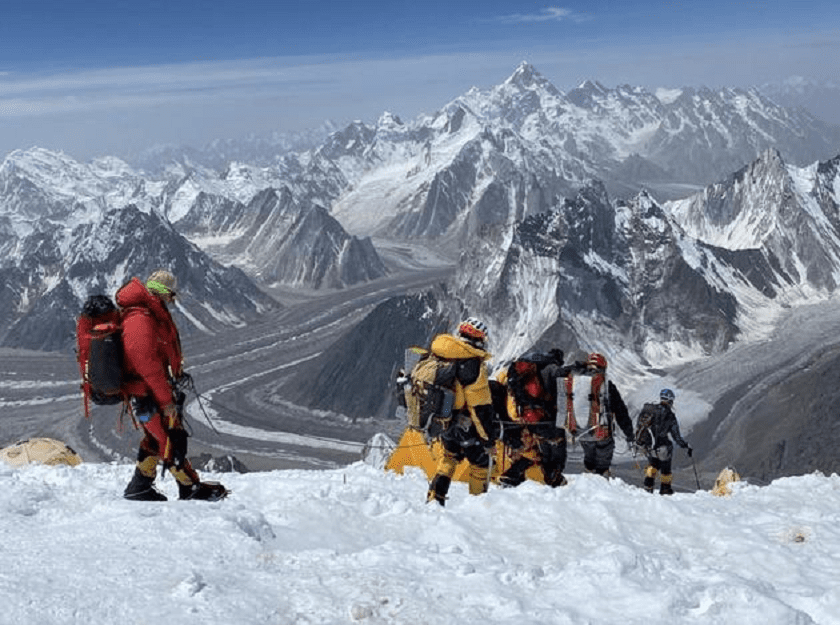 ड्रोनले थप ५ शव देखेपछि ब्रड पिक हिम पहिरोस्थलतर्फ उद्धार टोली