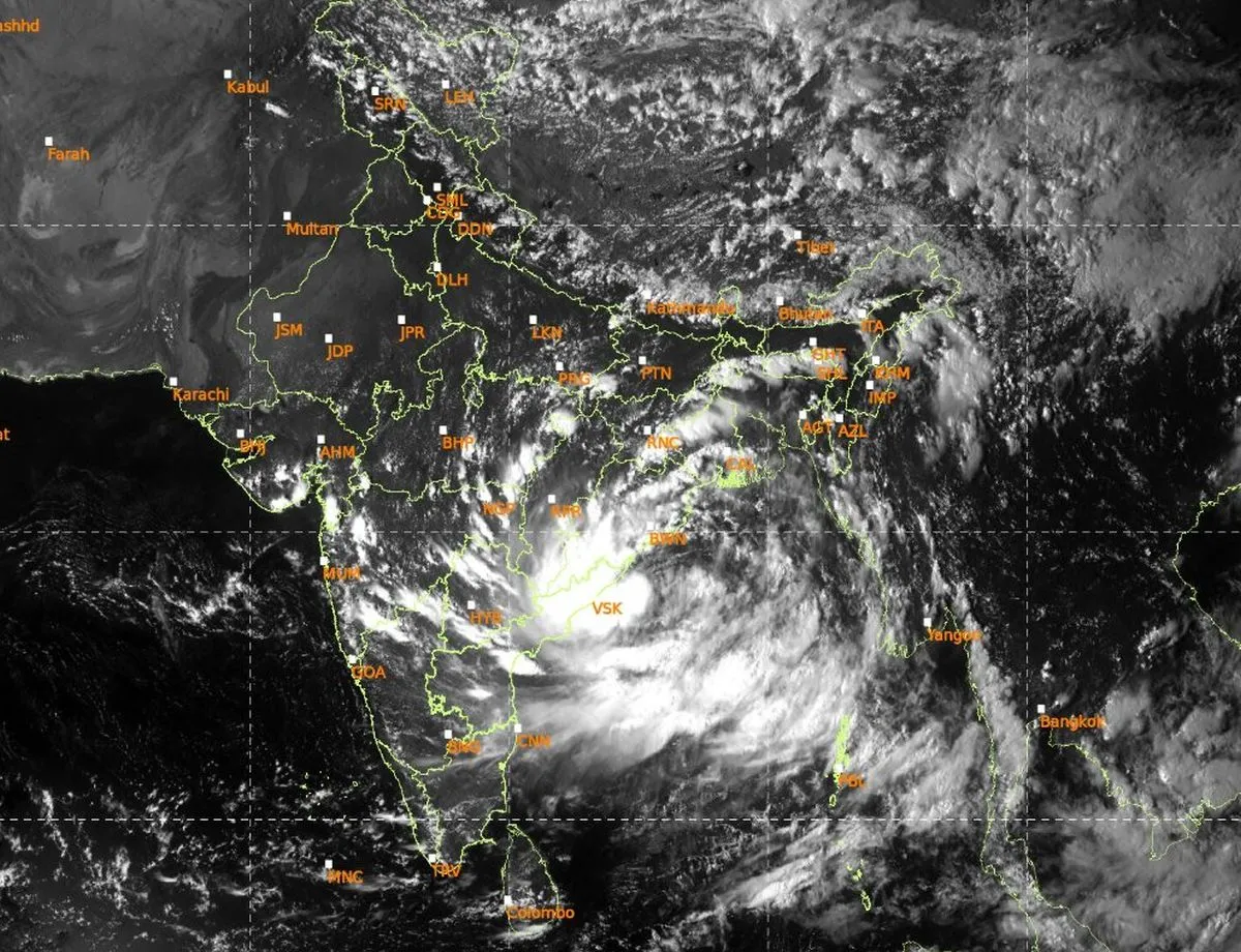 बङ्गालको खाडीमा बनेको ‘डीप डिप्रेसन’ भारतको तटतर्फ अघि बढ्दै, आज राति भारतीय तट आइपुग्ने