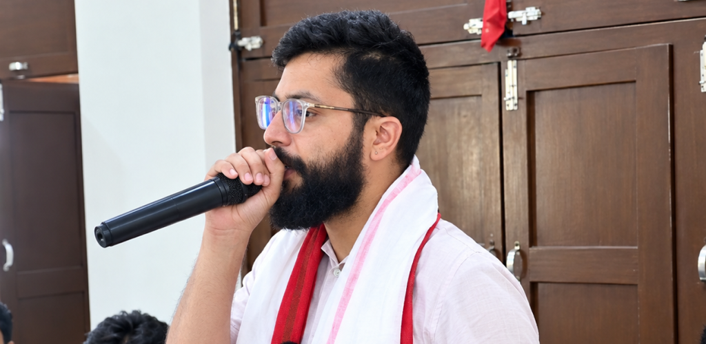 सुरक्षाकर्मीको सहयोगमा बाहिरिएका थिए शिक्षामन्त्री पोखरेल
