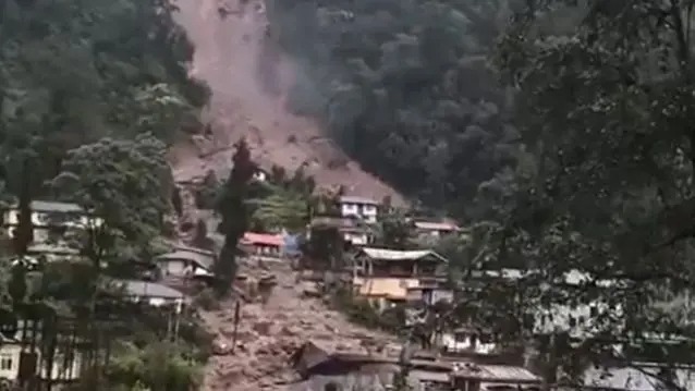 सिक्किममा भारी वर्षा र पहिरो, पूरै गाउँ र धेरै सरकारी भवन बगे
