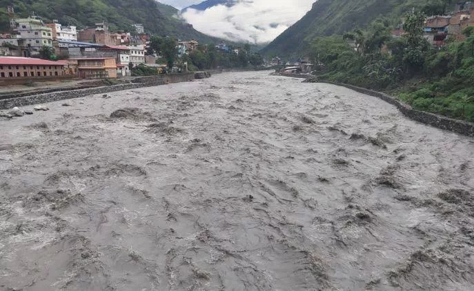 कालीगण्डकी नदीको बहाव अत्यधिक, स्याङ्जा र गुल्मी जोड्ने पक्की पुल बगायो