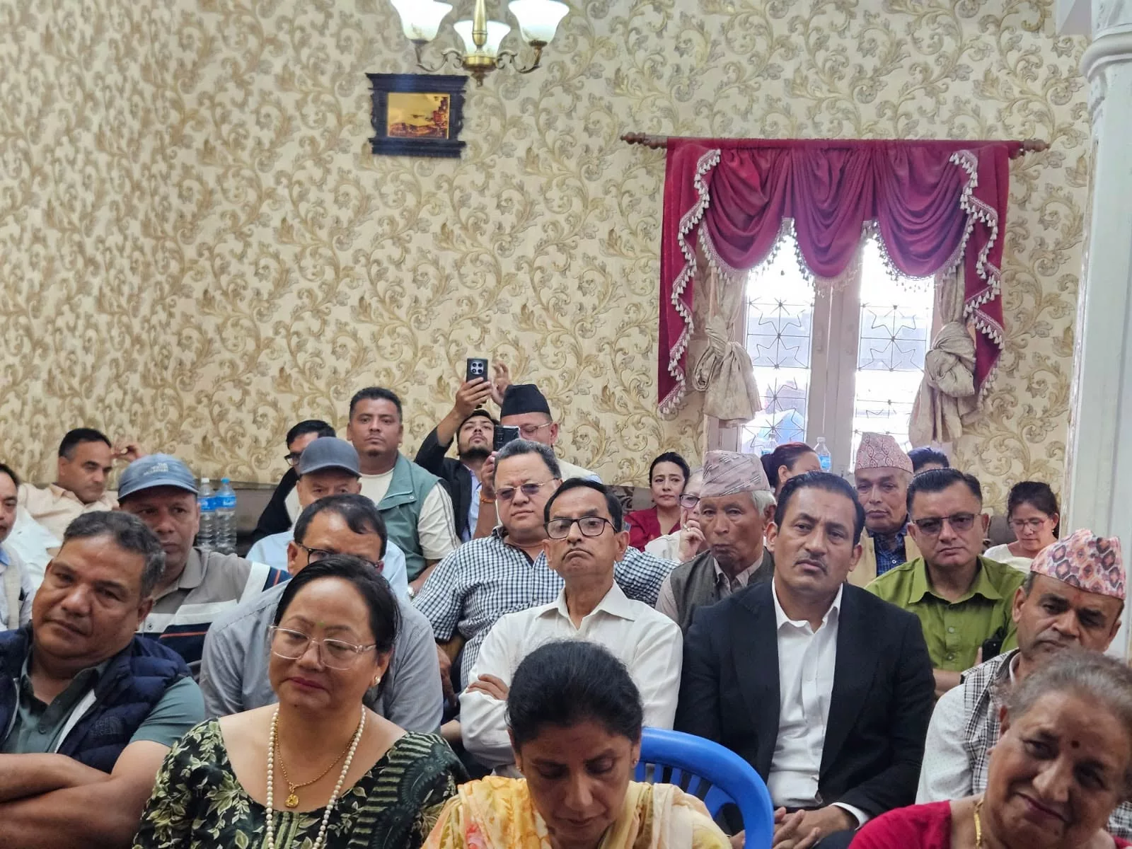 गगनले केन्द्रीय सदस्य बनाएका ४ नेता शेखरको बैठकमा