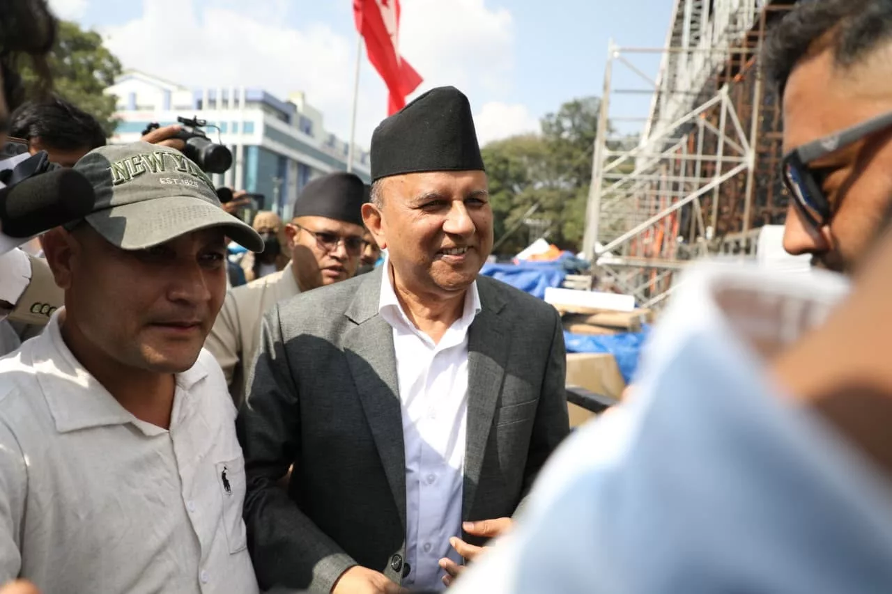 कांग्रेस महाधिवेशनमा सहभागी हुन पुगे एमाले महासचिव पोखरेल