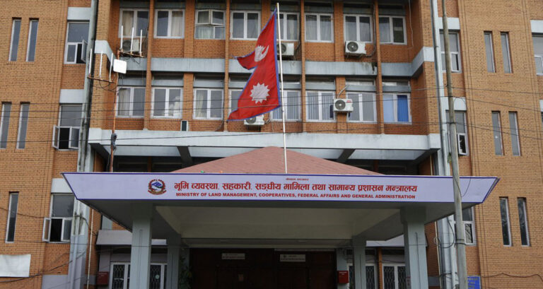 बालेन सरकारकाे कडा कदम: अब ज्यालादारी र करारमा कर्मचारी नियुक्त गर्न नपाइने